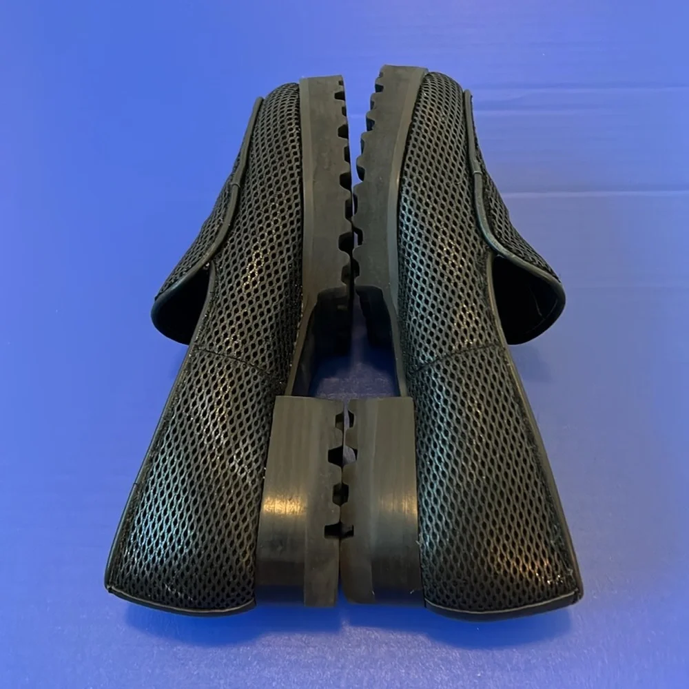 Women’s Donald J Pilner‎ Black Leather loafers Size 6.5 M -flawed